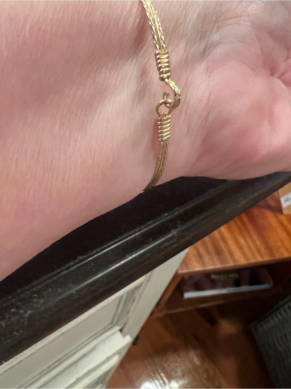 Gold Wire-Wrapped Bracelet with Black Onyx and Pearl Accents Ronaldo brand - Picture 5 of 5